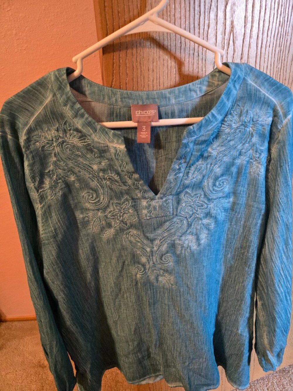 NWOT Chico's Women's Aqua Dress Shirt Size 3